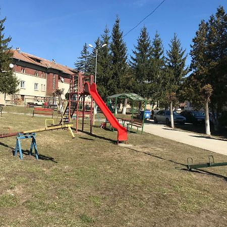 Garsoniera Mandrilor Lejlighed Slănic Eksteriør billede