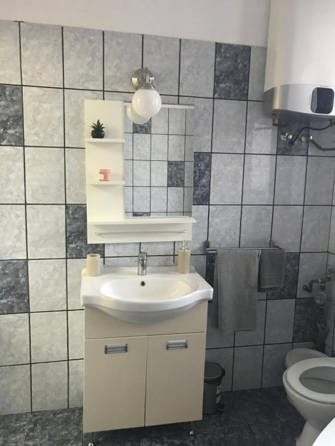 Garsoniera Mandrilor Lejlighed Slănic Eksteriør billede